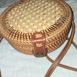 Elegant Tan Woven Crossbody Bag